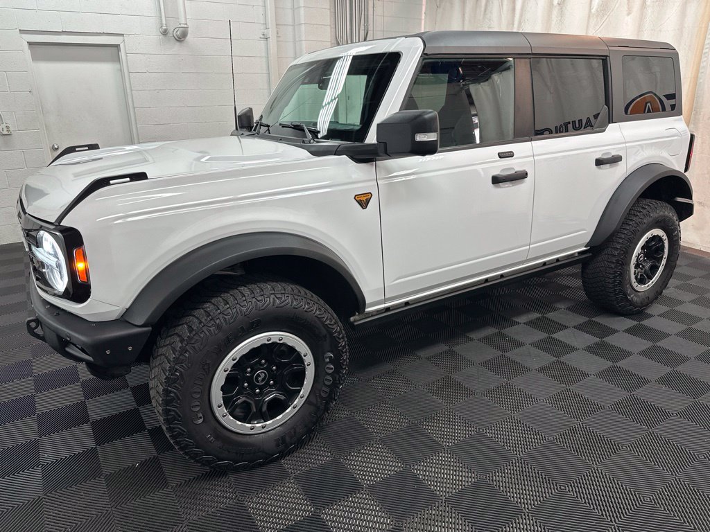 Used 2023 Ford Bronco Badlands w/ Sasquatch Package AWD/4WD image 5
