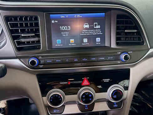 Used 2019 Hyundai Elantra SEL image 18