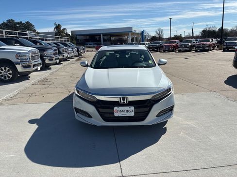 Used 2020 Honda Accord Touring image 9