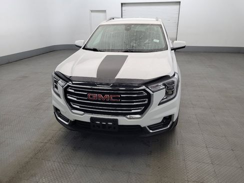 Used 2024 GMC Terrain SLT FWD image 15