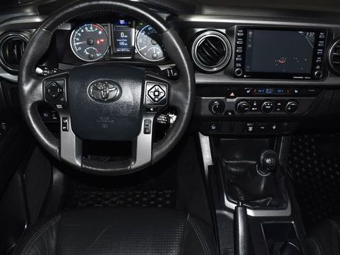 Used 2020 Toyota Tacoma TRD Sport image 16