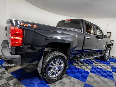 Used 2018 Chevrolet Silverado 2500 High Country w/ Duramax Plus Package AWD/4WD image 7
