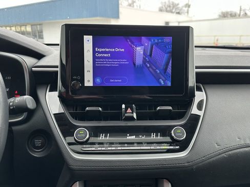 Used 2024 Toyota Corolla Cross XLE image 34