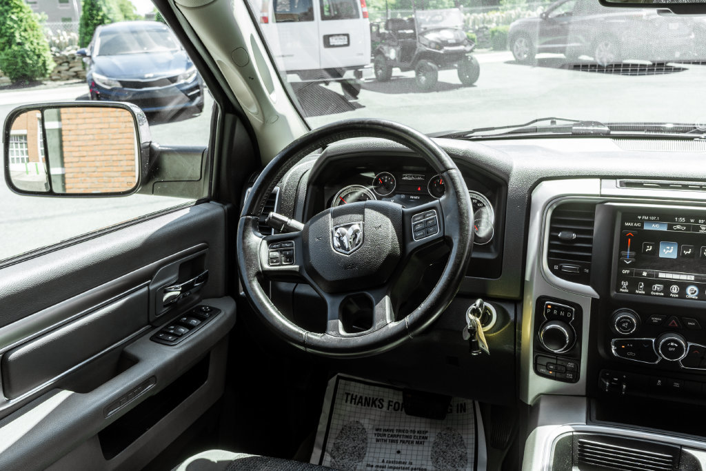 Used 2016 RAM 1500 Classic SLT w/ SLT Plus D←cor Group AWD/4WD image 12