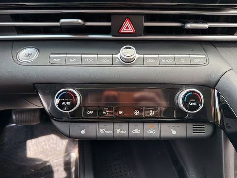 Certified 2023 Hyundai Elantra SEL w/ Convenience Package FWD image 22