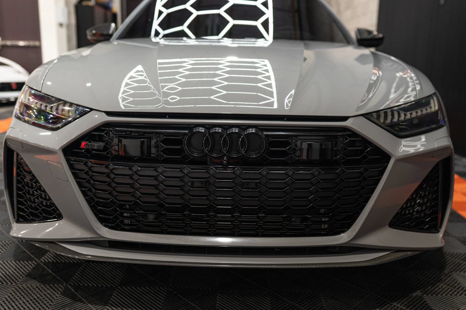 Used 2021 Audi RS 6 w/ Carbon Optic Package AWD/4WD image 4