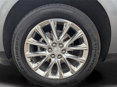 Used 2021 Buick Enclave Essence image 10