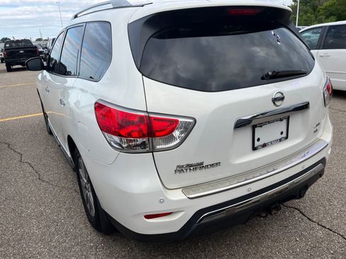 Used 2014 Nissan Pathfinder SL w/ SL Tech Package AWD/4WD image 8