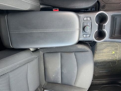 Used 2023 GMC Terrain SLE w/ Driver Convenience Package AWD/4WD image 19