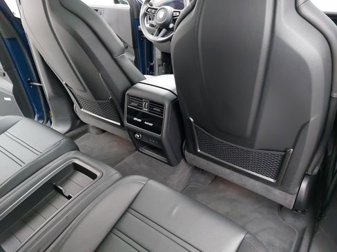 Used 2025 Porsche Cayenne Coupe image 13