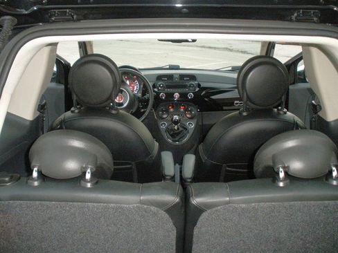 Used 2015 FIAT 500 Lounge w/ Luxury Leather Package FWD image 23