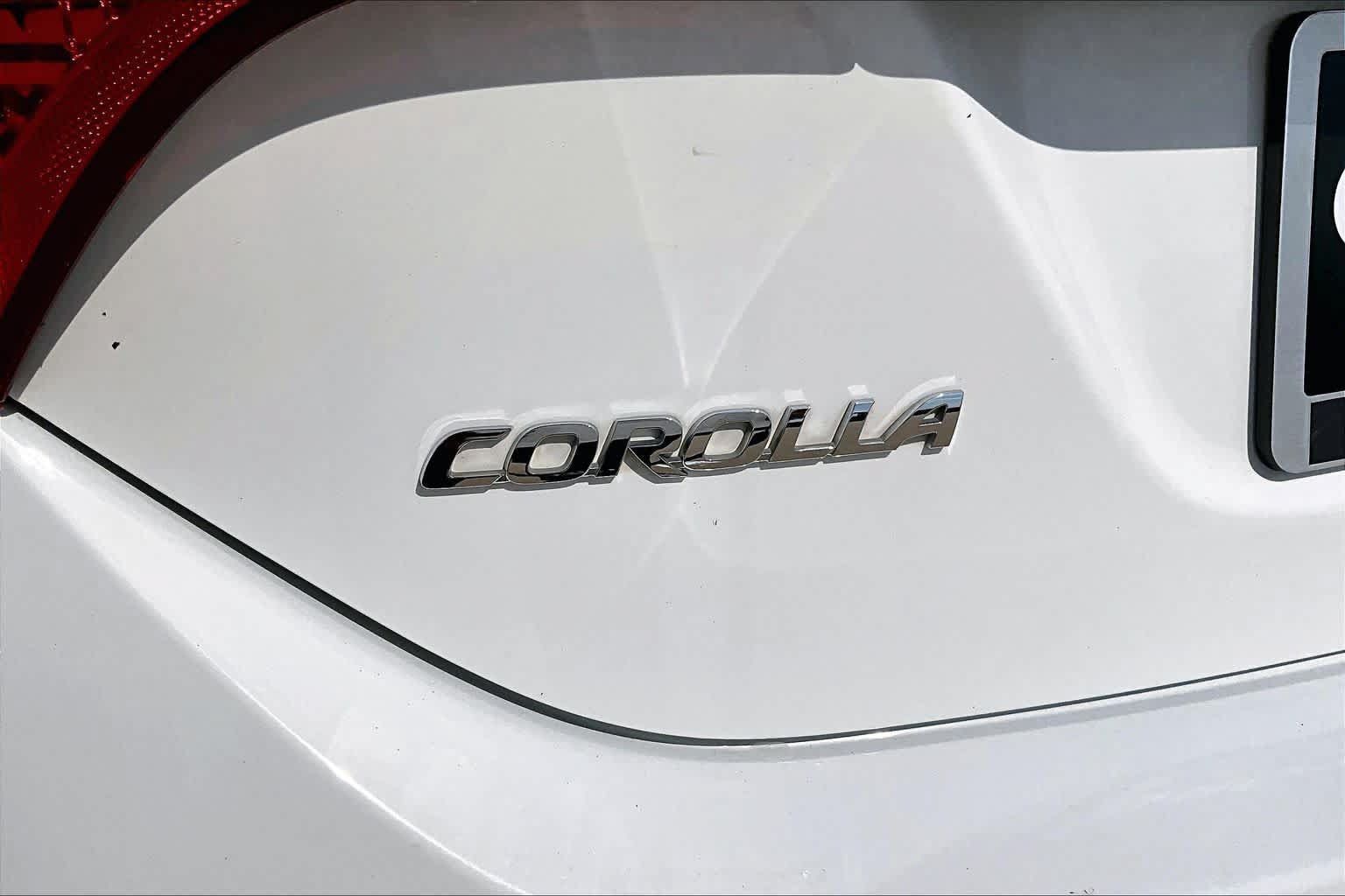 Used 2017 Toyota Corolla LE FWD image 30