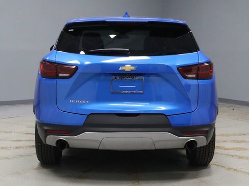 Used 2025 Chevrolet Blazer LT image 9