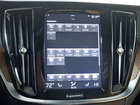 Used 2020 Volvo V60 T5 Cross Country image 22