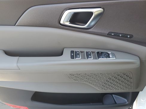 New 2026 Kia Carnival EX FWD image 13