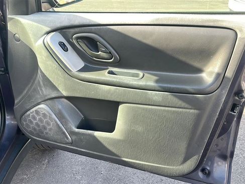 Used 2006 MAZDA Tribute I FWD image 30