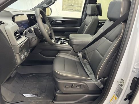 New 2026 Chevrolet Suburban Premier image 8