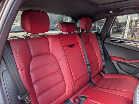 New 2026 Porsche Macan image 25