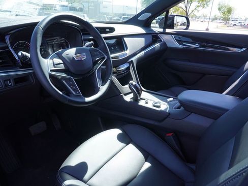 New 2025 Cadillac XT5 Premium Luxury image 17