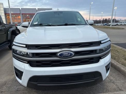 Used 2022 Ford Expedition XLT image 13