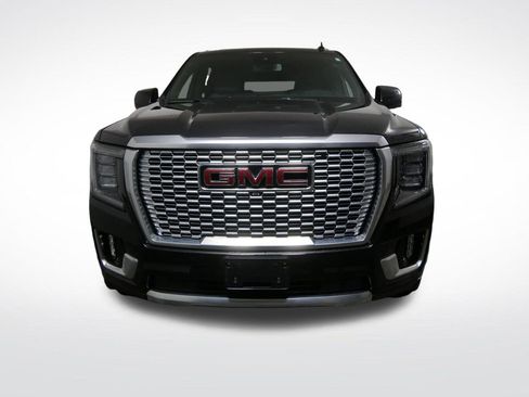 Used 2024 GMC Yukon XL Denali AWD/4WD image 11
