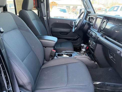 Used 2022 Jeep Gladiator Sport AWD/4WD image 23