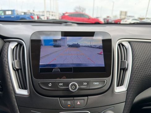 Used 2025 Chevrolet Malibu LT FWD image 25