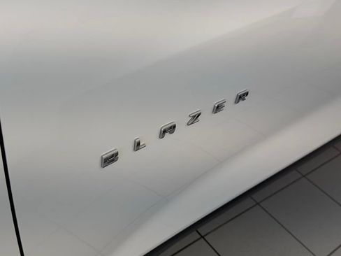 Used 2023 Chevrolet Blazer LT AWD/4WD image 38