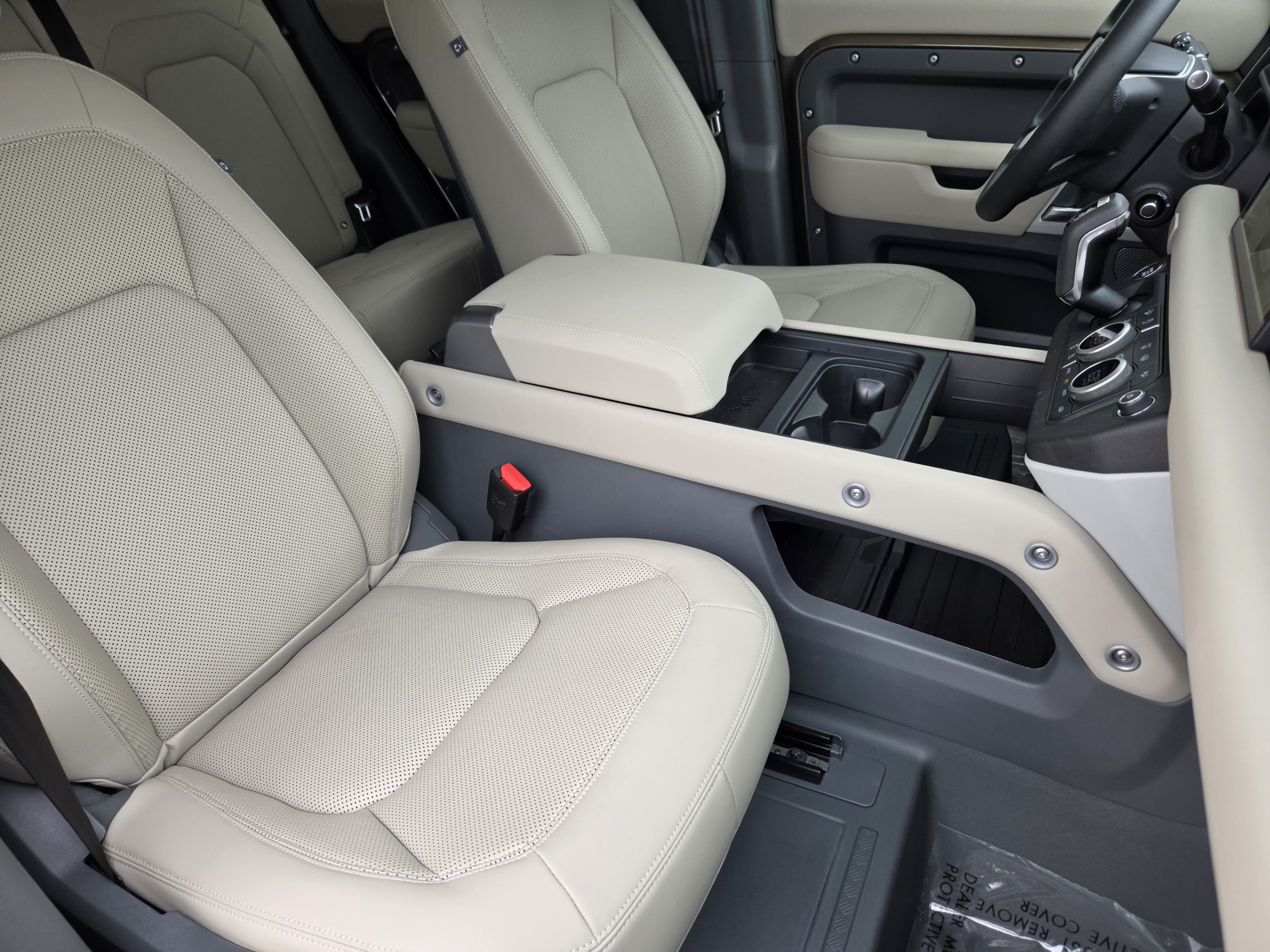 Certified 2024 Land Rover Defender 110 S AWD/4WD image 9