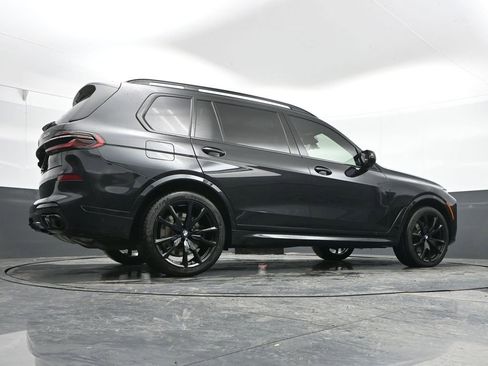 Used 2025 BMW X7 M60i image 49