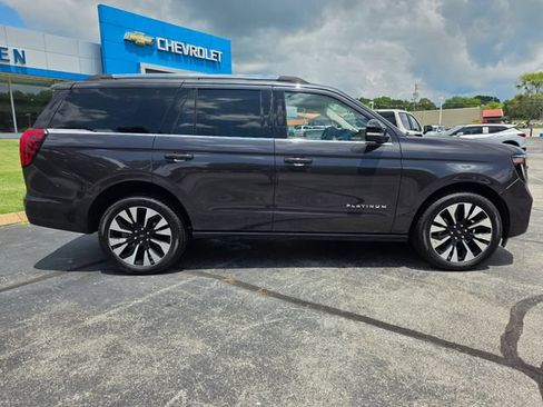 Used 2025 Ford Expedition Platinum w/ Driver's Package AWD/4WD image 20