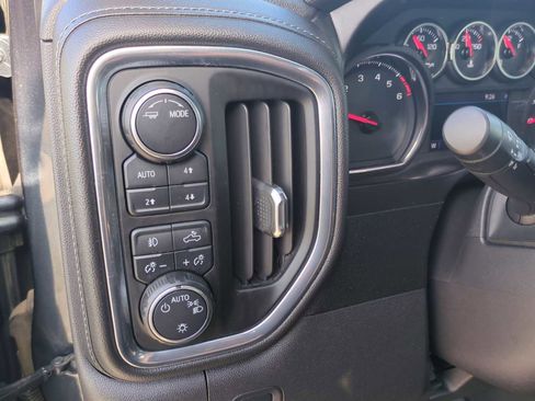 Used 2020 Chevrolet Silverado 1500 RST image 35