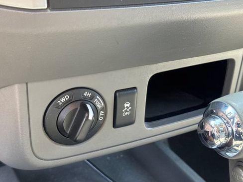 Used 2019 Nissan Frontier SV AWD/4WD image 29