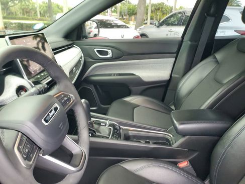 Used 2023 Jeep Compass Latitude AWD/4WD image 14