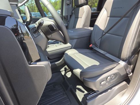 New 2026 GMC Sierra 2500 Denali w/ Denali Reserve Package AWD/4WD image 32