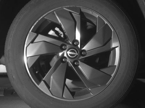 Used 2025 Nissan Rogue SV FWD image 15