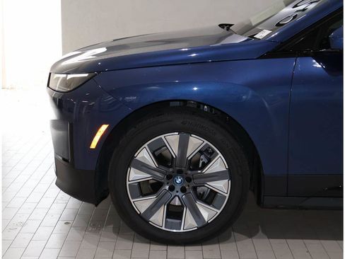 Certified 2024 BMW iX xDrive50 AWD/4WD image 4