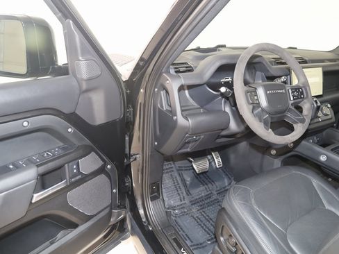 Used 2023 Land Rover Defender 110 V8 image 46