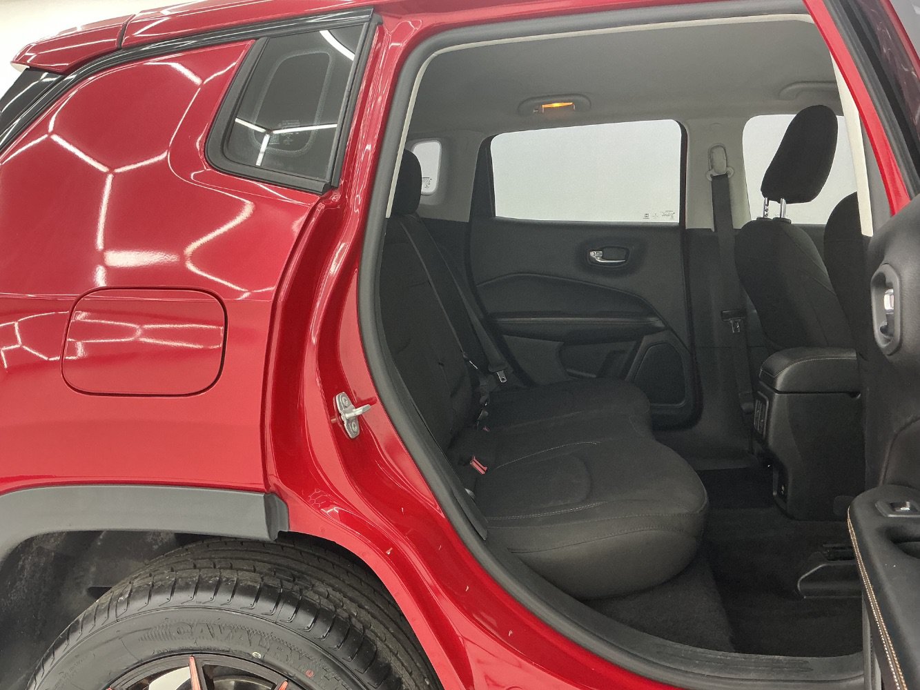 Used 2018 Jeep Compass Sport FWD image 21