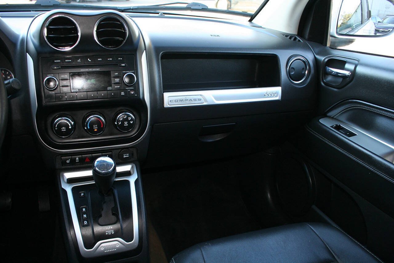 Used 2016 Jeep Compass Latitude AWD/4WD image 22