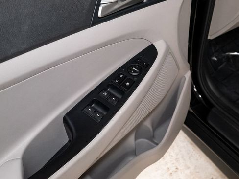 Used 2019 Hyundai Tucson Value FWD image 10