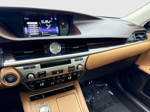 Used 2018 Lexus ES 350 w/ Premier Package FWD image 24
