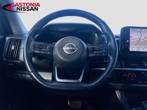 Used 2024 Nissan Pathfinder SL image 31