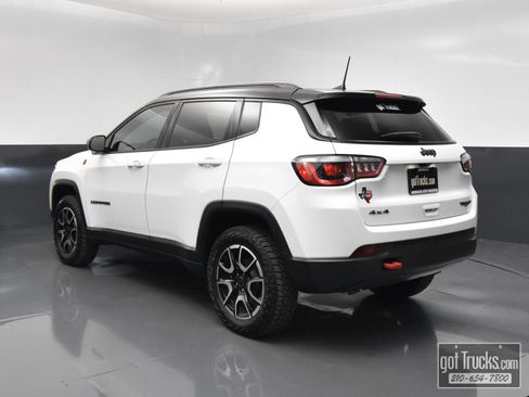 Used 2026 Jeep Compass Trailhawk AWD/4WD image 5