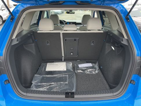 New 2026 Volkswagen Taos SE image 13