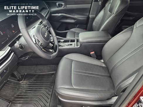 Certified 2025 Kia Sorento S FWD image 11