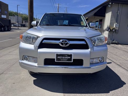 Used 2013 Toyota 4Runner SR5 w/ Convenience Pkg AWD/4WD image 2
