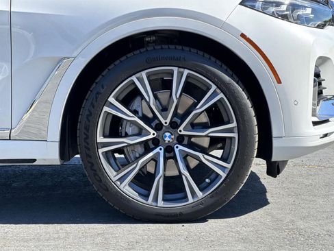 Used 2022 BMW X7 xDrive40i w/ Premium Package image 45
