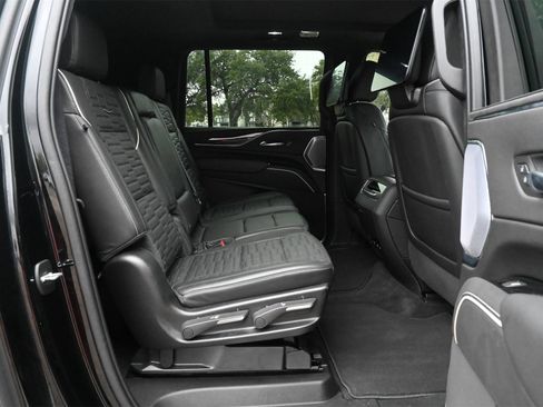 Certified 2023 Cadillac Escalade ESV Sport Platinum image 23