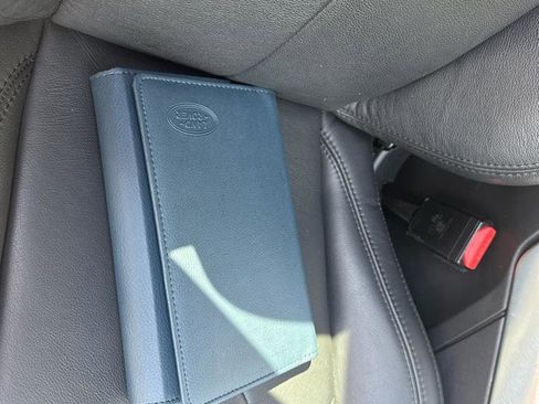 Used 2015 Land Rover Range Rover Evoque Pure Premium image 12